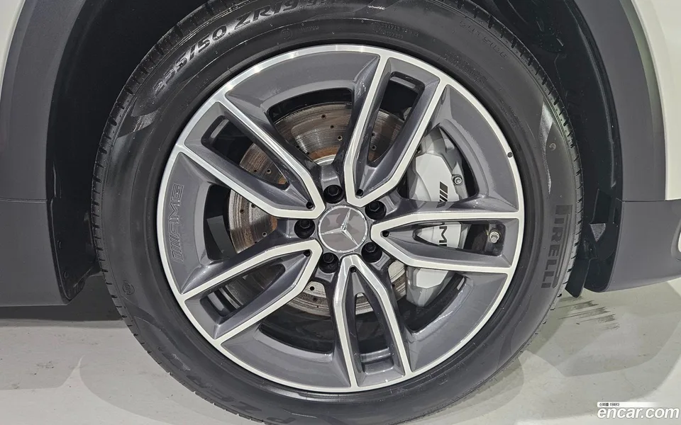 Mercedes-Benz GLB-Class AMG GLB35 4MATIC 2025 — миниатюра 5