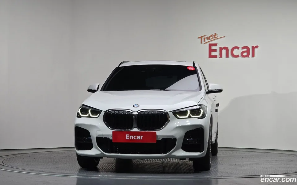 BMW X1 xDrive 20i M 2022 — миниатюра 3