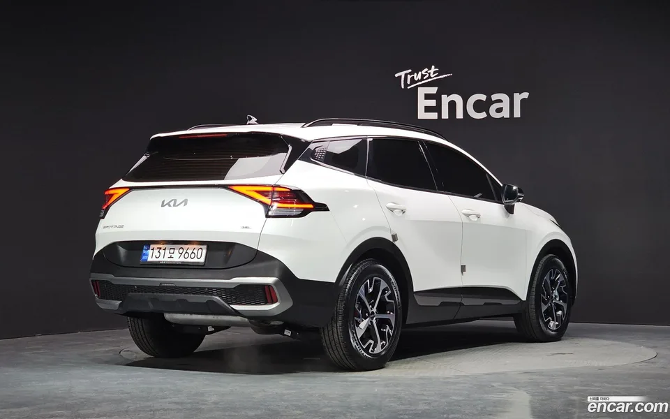 Kia Sportage Hybrid 2WD 2023 — миниатюра 2