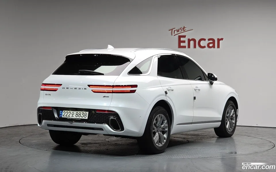 Genesis GV70 2.5T AWD 2023 — миниатюра 2