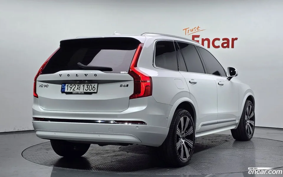 Volvo XC90 B6 2023 — миниатюра 2