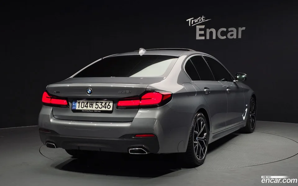 BMW 5 Series 530i xDrive M 2022 — миниатюра 2