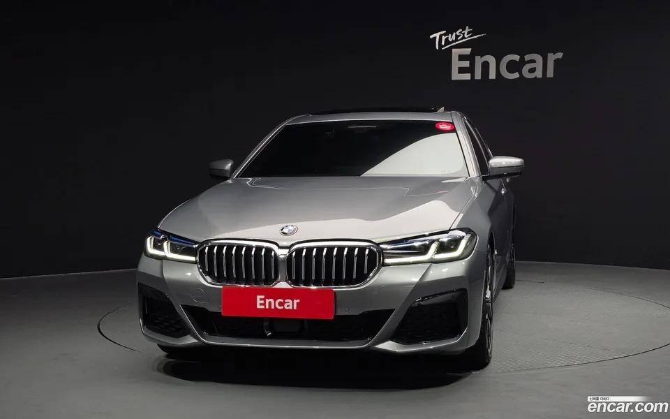 BMW 5 Series 530i xDrive M 2022 — миниатюра 3