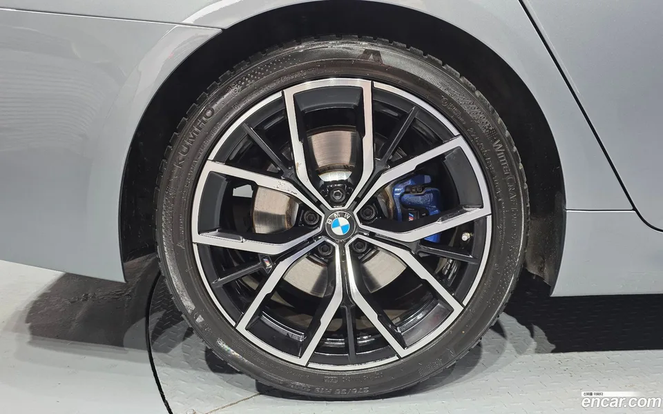 BMW 5 Series 530i xDrive M 2022 — миниатюра 5