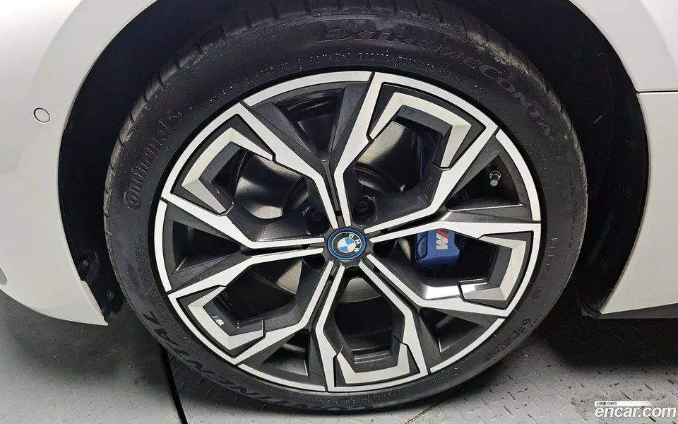 BMW i4 eDrive40 M 2023 — миниатюра 5