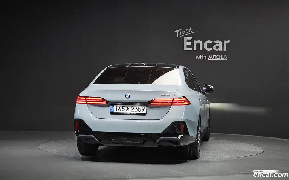 BMW 5 Series 520i M 2024 — миниатюра 4
