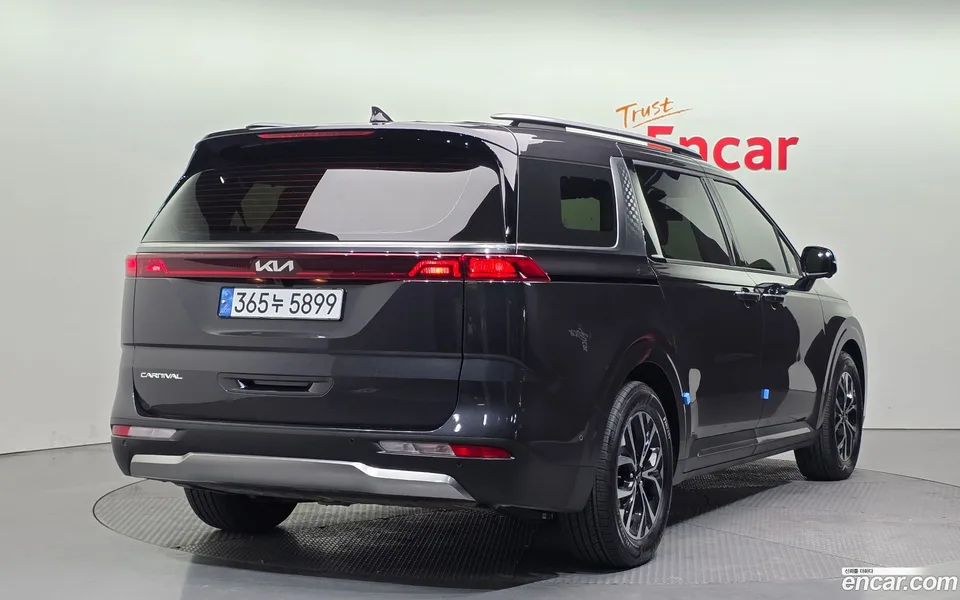 Kia Carnival 9 2022 — миниатюра 2