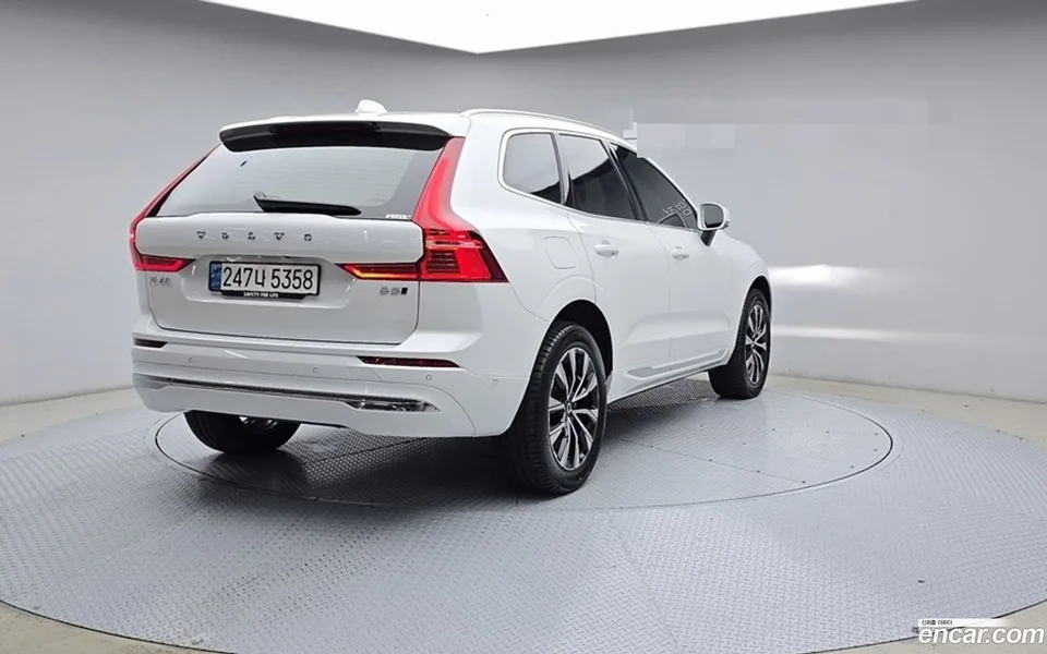 Volvo XC60 B5 2023 — миниатюра 2
