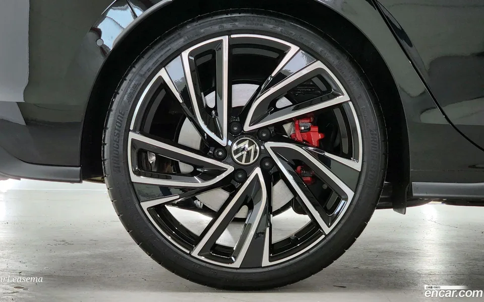 Volkswagen Golf 2.0 GTI 2024 — миниатюра 5