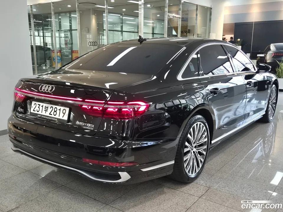 Audi A8 55 TFSI LWB 2023 — миниатюра 2