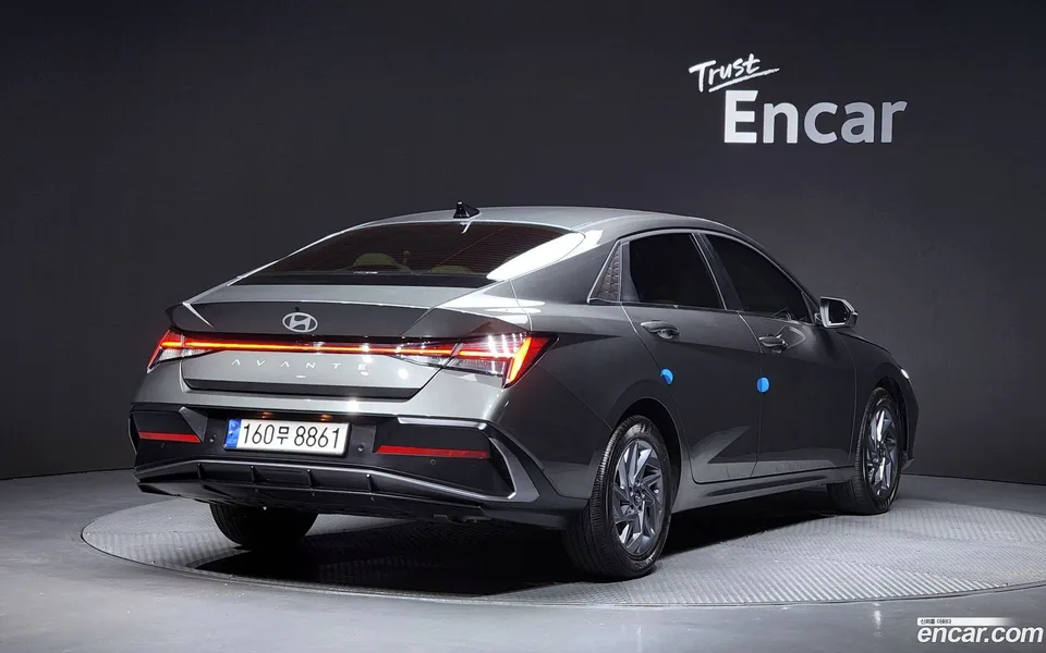 Hyundai Avante CN7 Hybrid 2024 — миниатюра 2