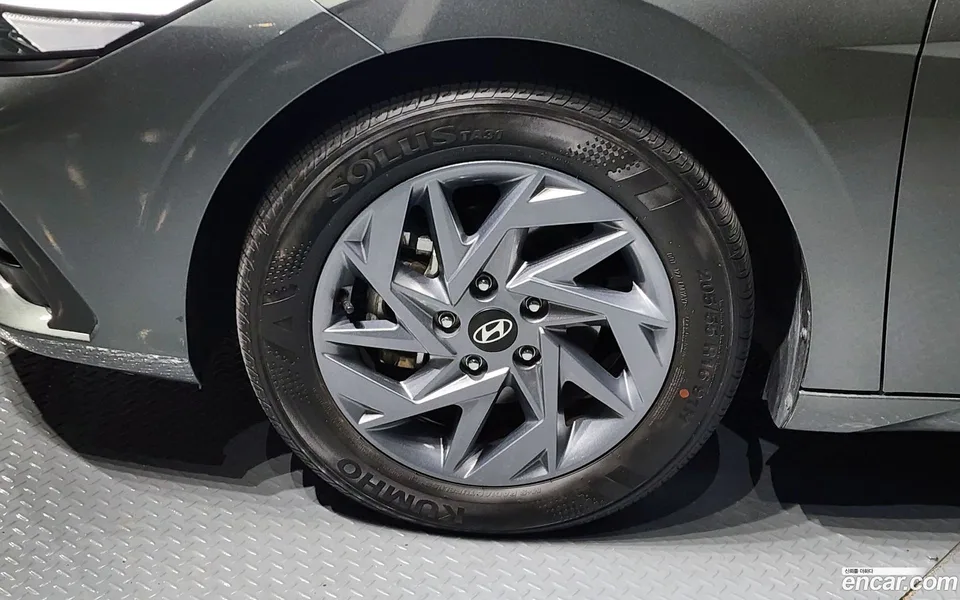 Hyundai Avante CN7 Hybrid 2024 — миниатюра 5