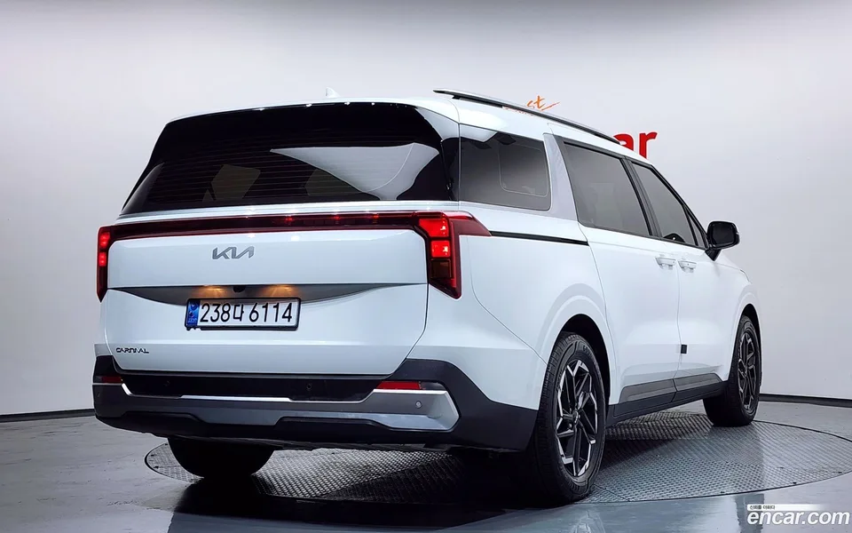 Kia Carnival 9 2023 — миниатюра 2