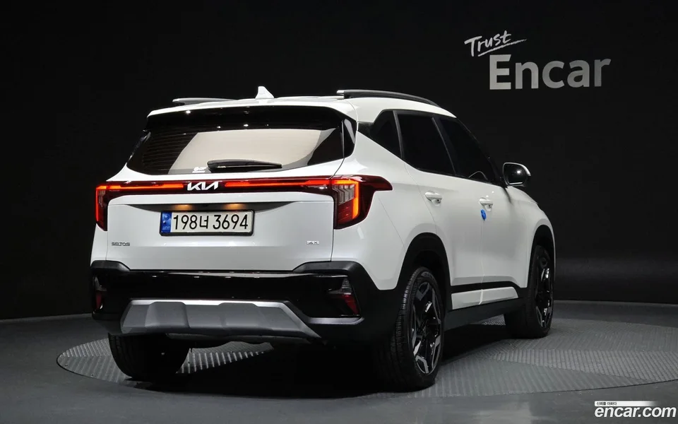 Kia Seltos 1.6 4WD 2022 — миниатюра 2