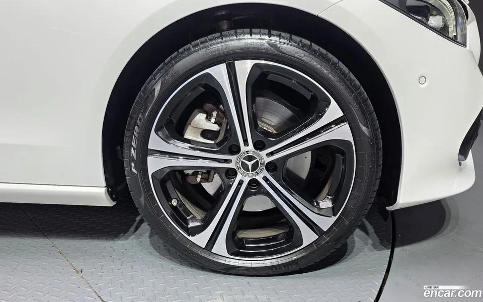 Mercedes-Benz C-Class C300 4MATIC 2023 — миниатюра 5