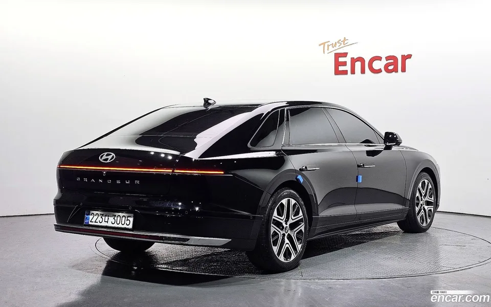 Hyundai Grandeur 2.5 2WD 2023 — миниатюра 2