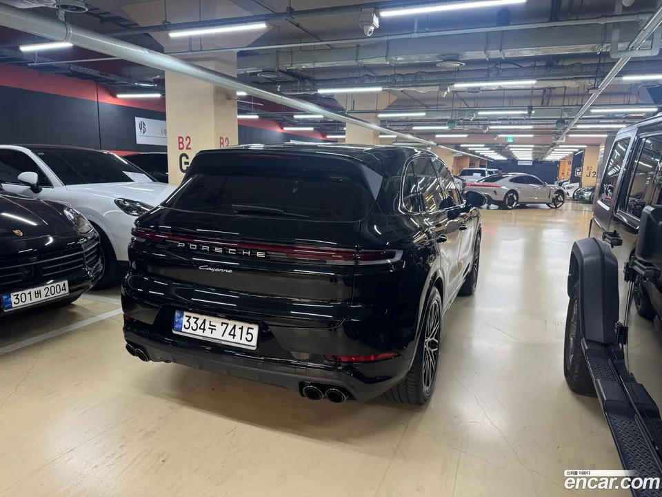 Porsche Cayenne 3.0 2024 — миниатюра 2