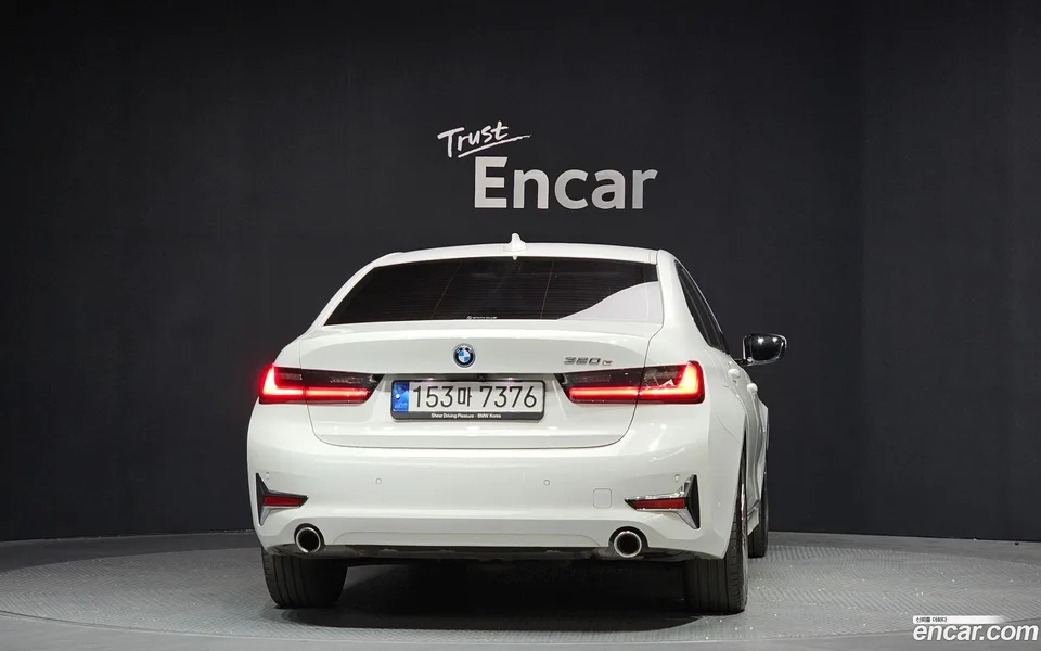 BMW 3 Series 320e 2022 — миниатюра 4