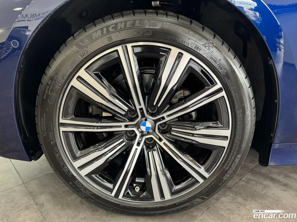 BMW 3 Series 320i 2025 — миниатюра 5