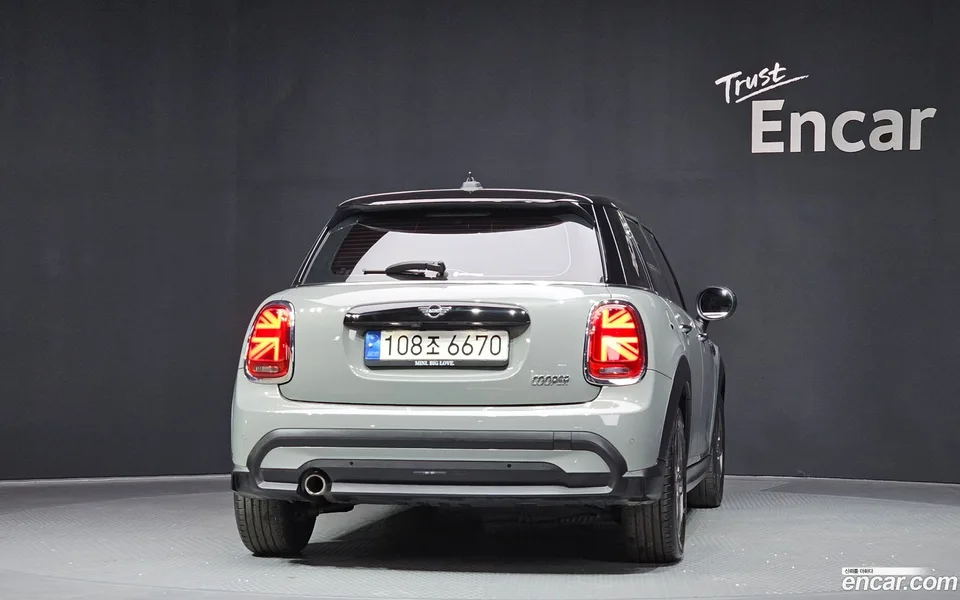 MINI Cooper 5 2022 — миниатюра 4