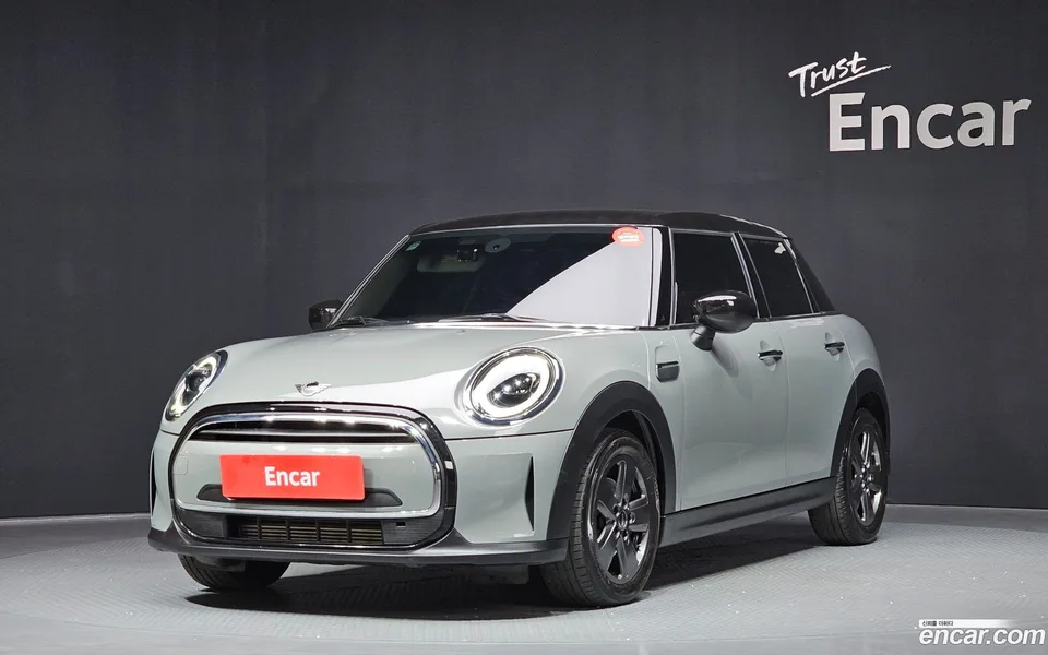 MINI Cooper 5 2022 — фото 1, купить с доставкой в Москву