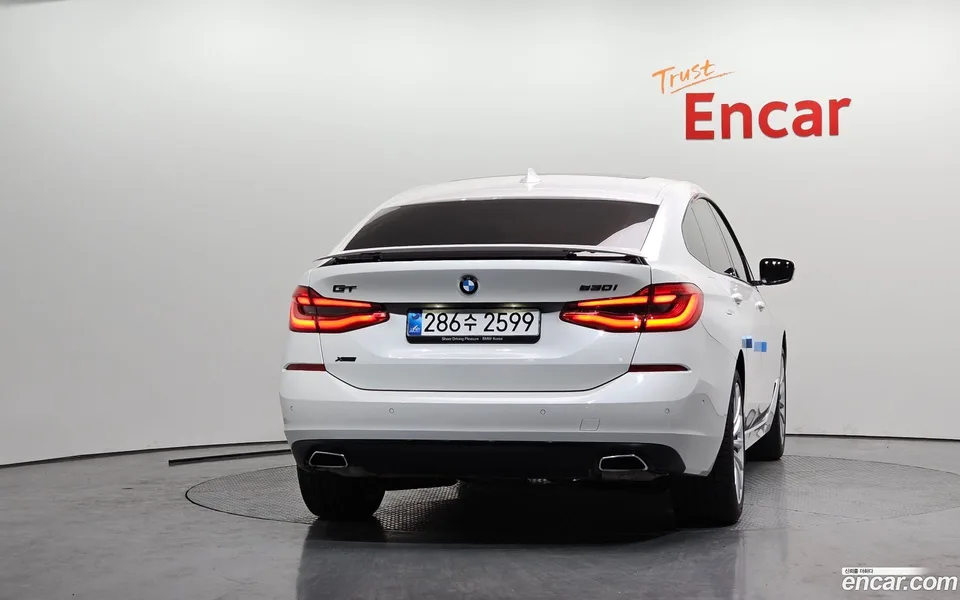 BMW 6 Series GT 630i xDrive 2023 — миниатюра 4