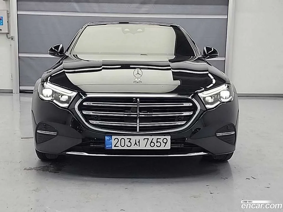 Mercedes-Benz E-Class E300 4MATIC 2024 — миниатюра 2