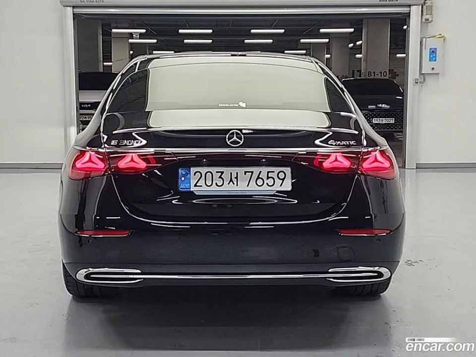 Mercedes-Benz E-Class E300 4MATIC 2024 — миниатюра 3