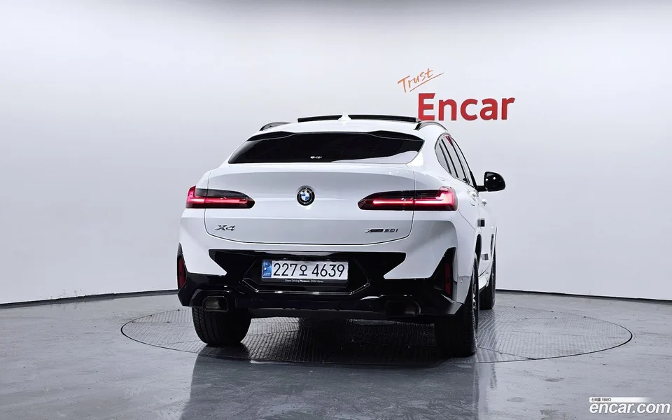 BMW X4 xDrive20i M 2024 — миниатюра 4
