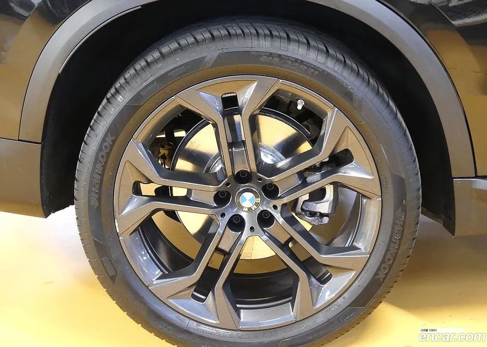 BMW X5 xDrive 40i xLine 2024 — миниатюра 5