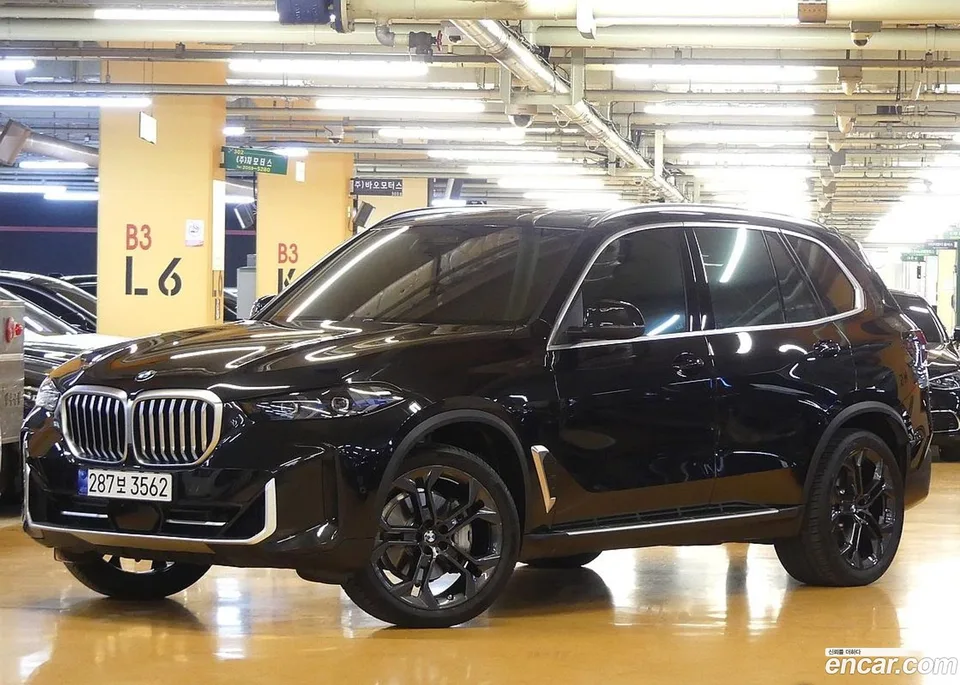 BMW X5 xDrive 40i xLine 2024 — фото 1, купить с доставкой в Москву
