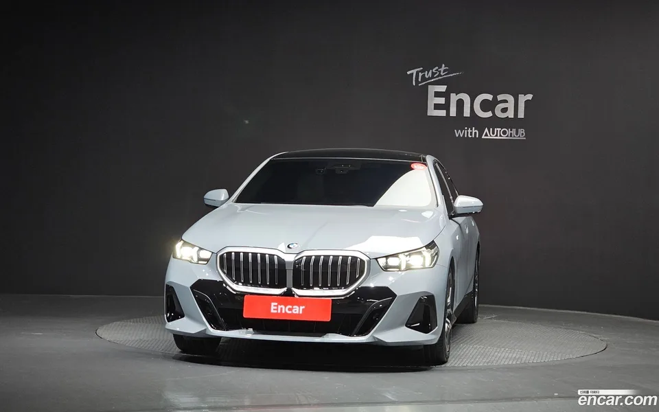 BMW 5 Series 520i M 2024 — миниатюра 3