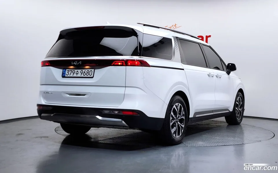 Kia Carnival 9 2022 — миниатюра 2