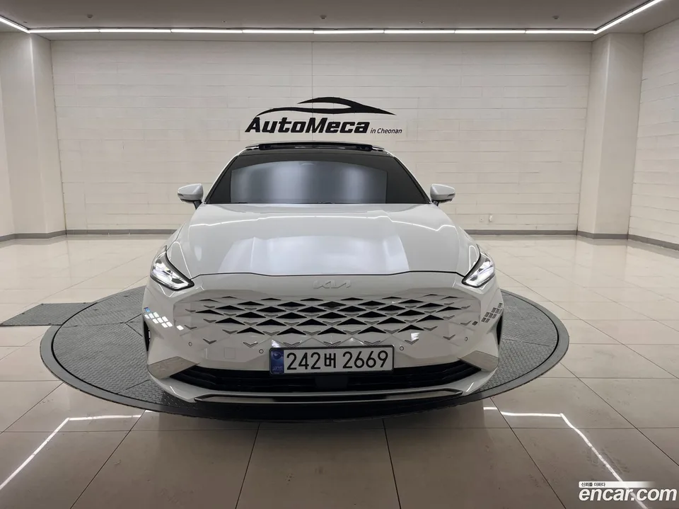 Kia K8 Hybrid 2022 — фото 1, купить с доставкой в Москву