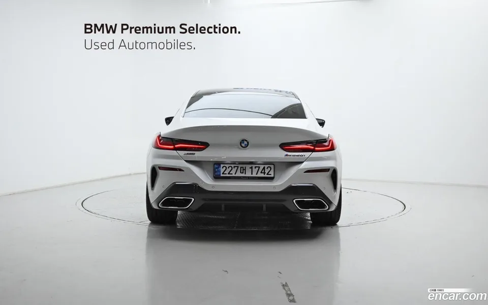 BMW 8 Series M850i xDrive 2023 — миниатюра 4