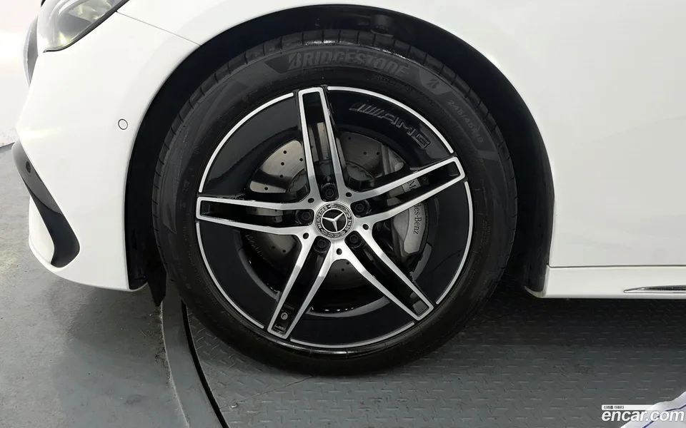 Mercedes-Benz E-Class E200 AMG Line 2025 — миниатюра 5