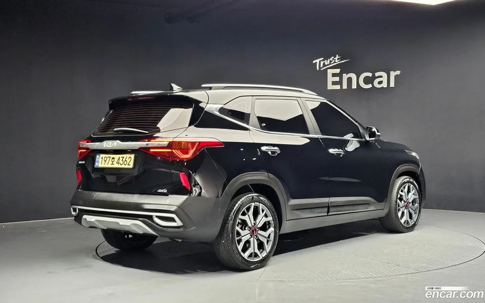Kia Seltos 1.6 4WD 2022 — миниатюра 2