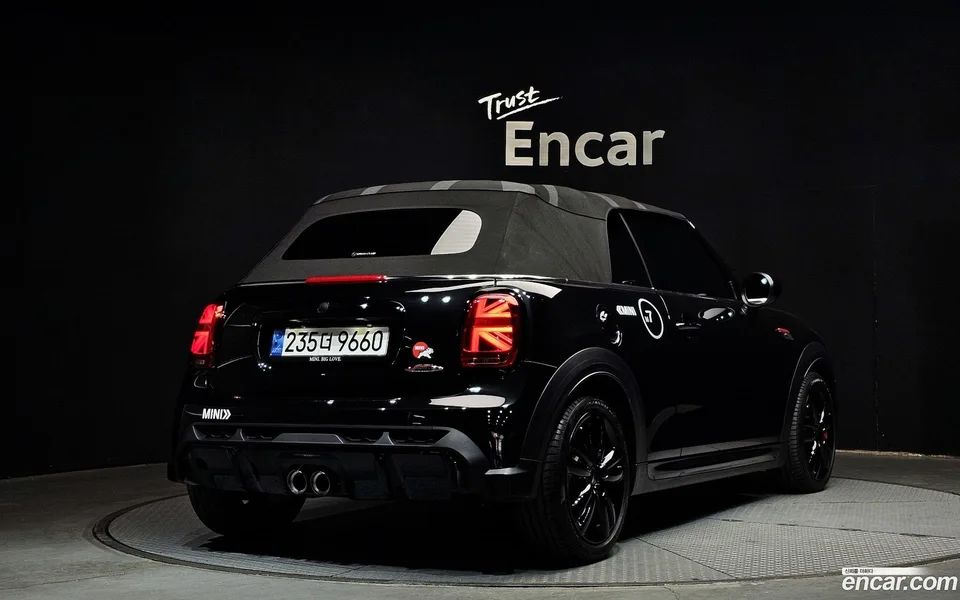 MINI Cooper S Convertible JCW 2022 — миниатюра 2