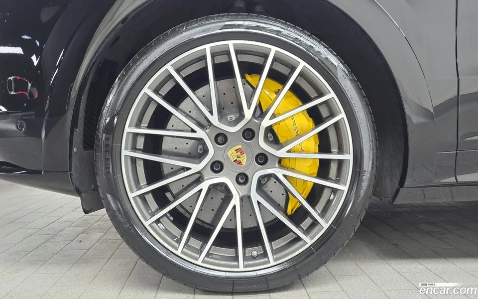 Porsche Cayenne 4.0 2023 — миниатюра 5