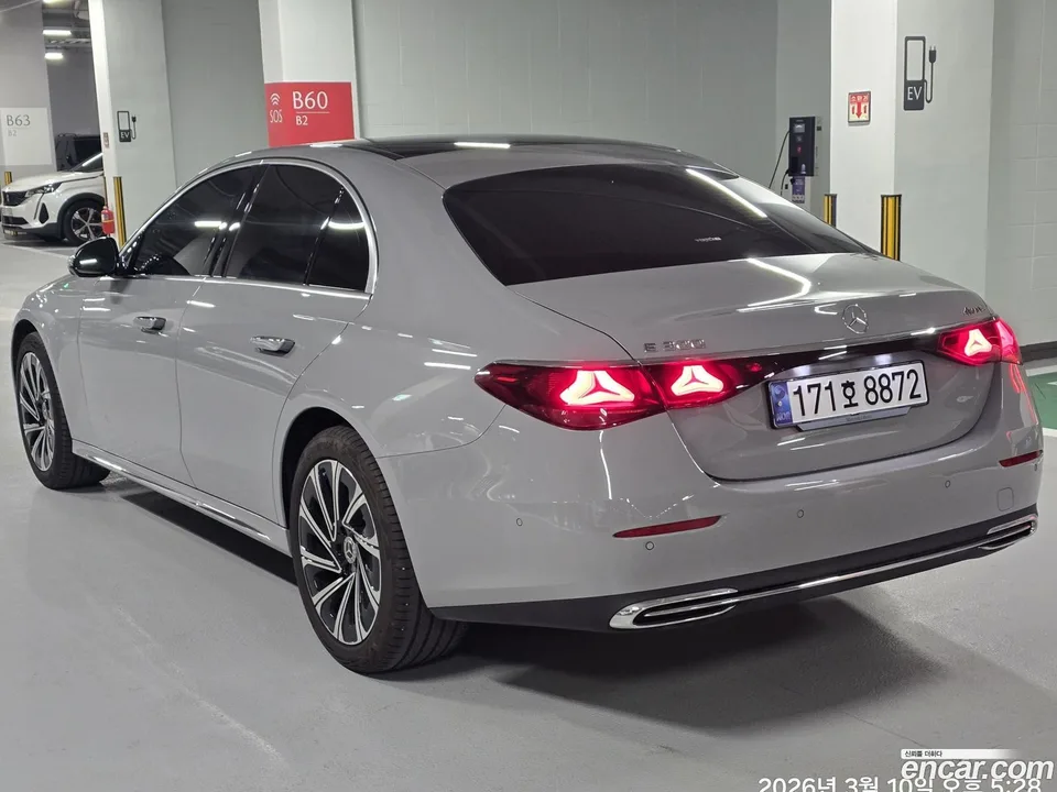 Mercedes-Benz E-Class E300 4MATIC 2024 — миниатюра 4