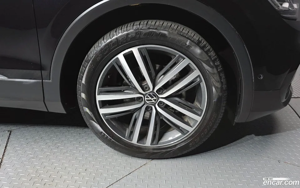 Volkswagen Tiguan 2.0 TDI 2023 — миниатюра 5