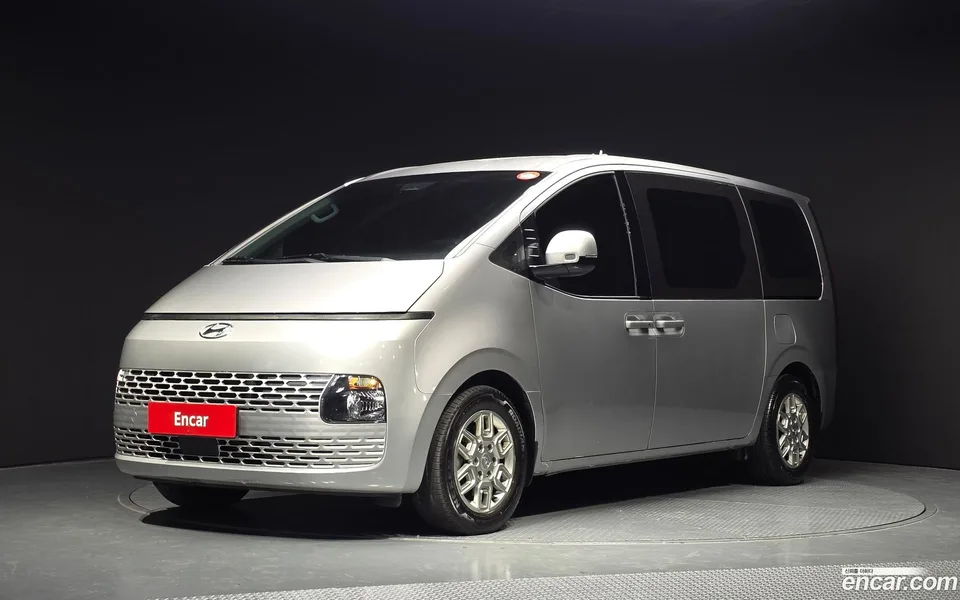 Hyundai Staria 9 2024 — фото 1, купить с доставкой в Москву