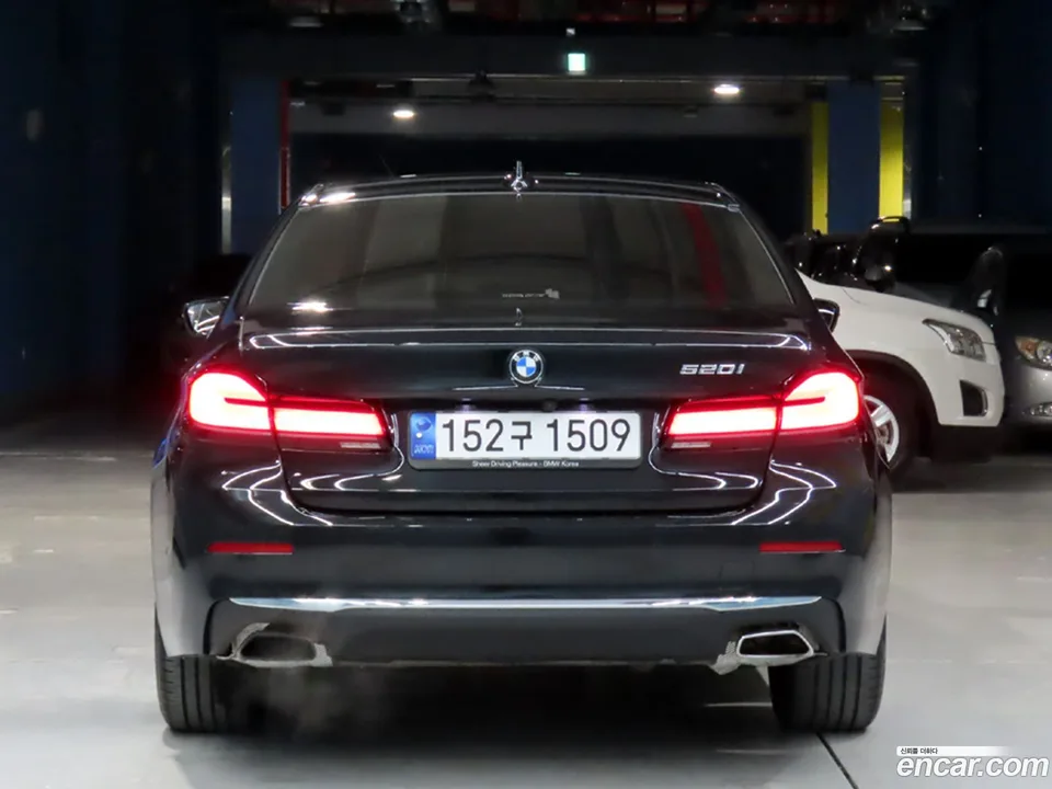 BMW 5 Series 520i 2023 — миниатюра 3