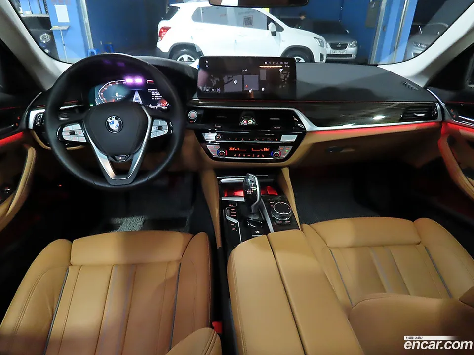 BMW 5 Series 520i 2023 — миниатюра 5