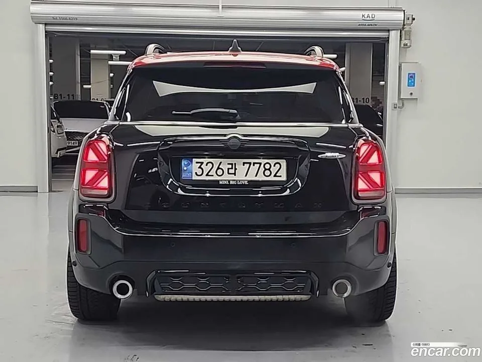 MINI Cooper S Countryman JCW 2023 — миниатюра 3