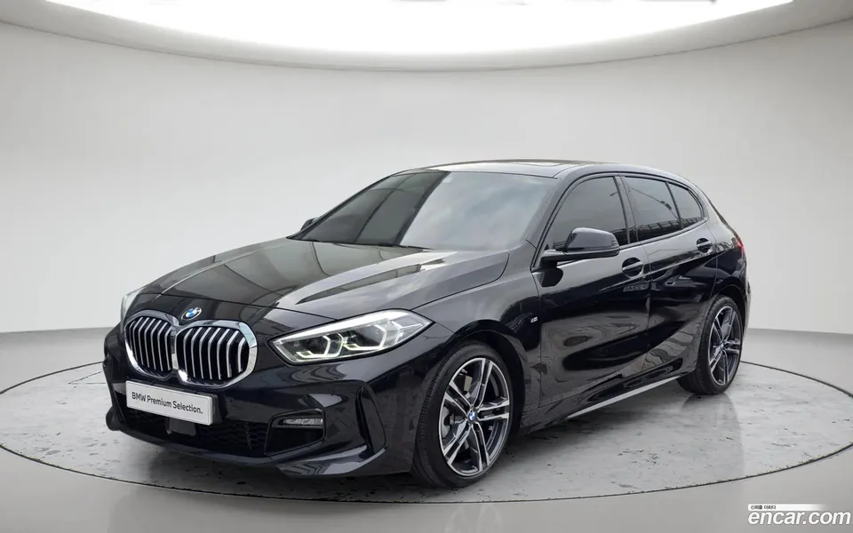 BMW 1 Series 120i M 2023 — фото 1, купить с доставкой в Москву
