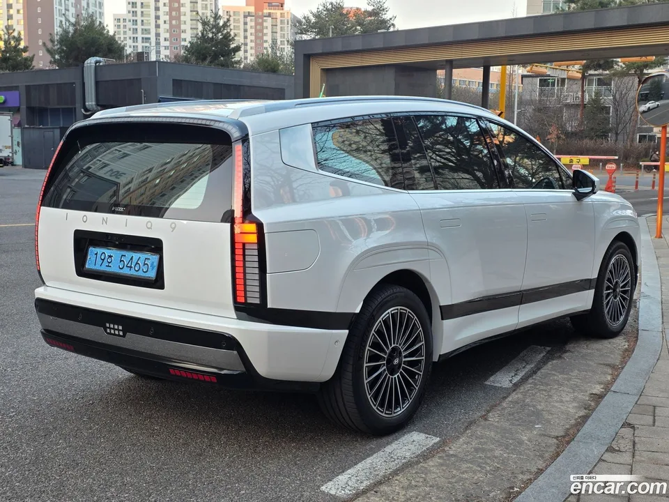 Hyundai Ioniq 9 AWD 2025 — миниатюра 2