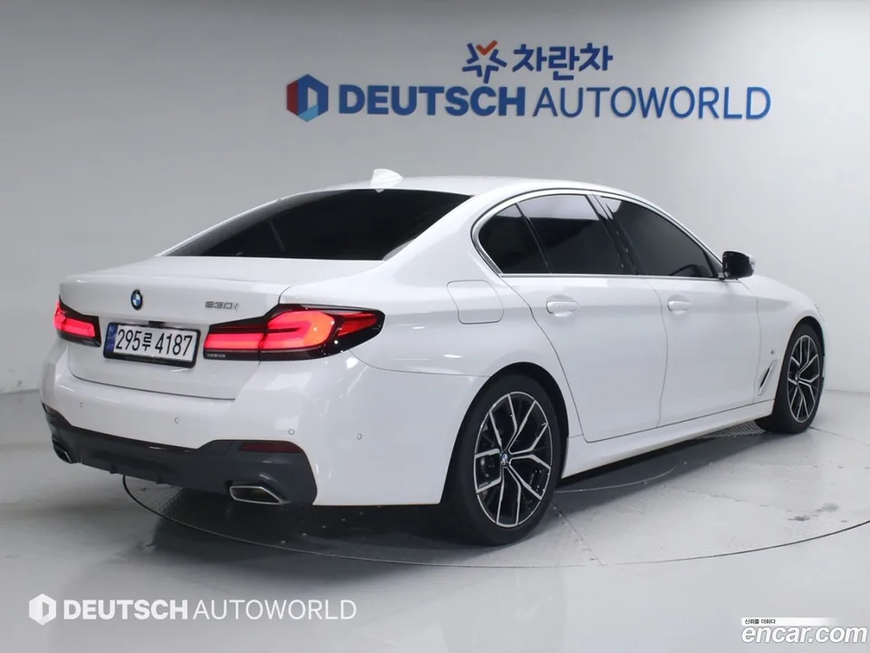 BMW 5 Series 530i M 2023 — миниатюра 2