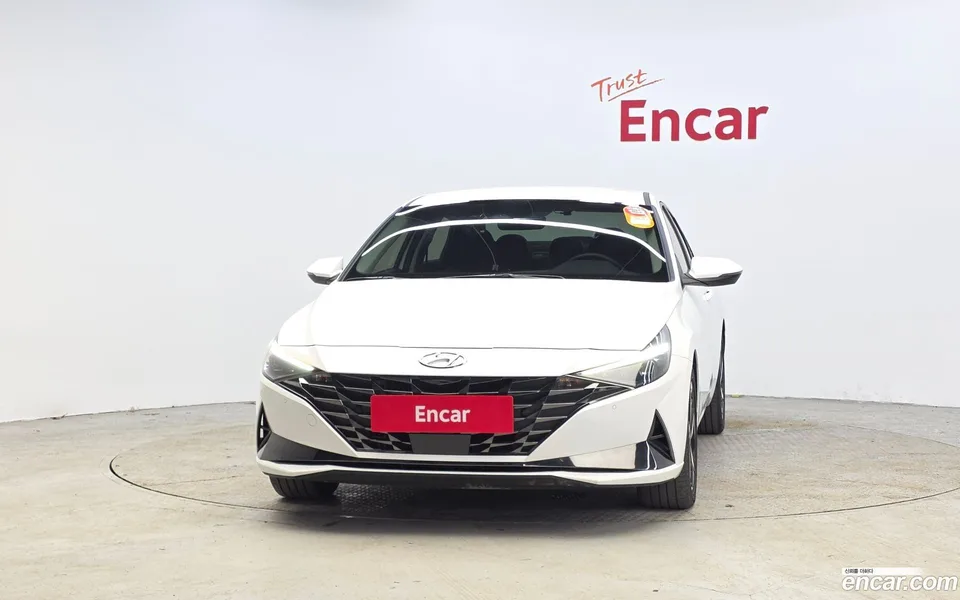 Hyundai Avante Hybrid 2023 — миниатюра 3