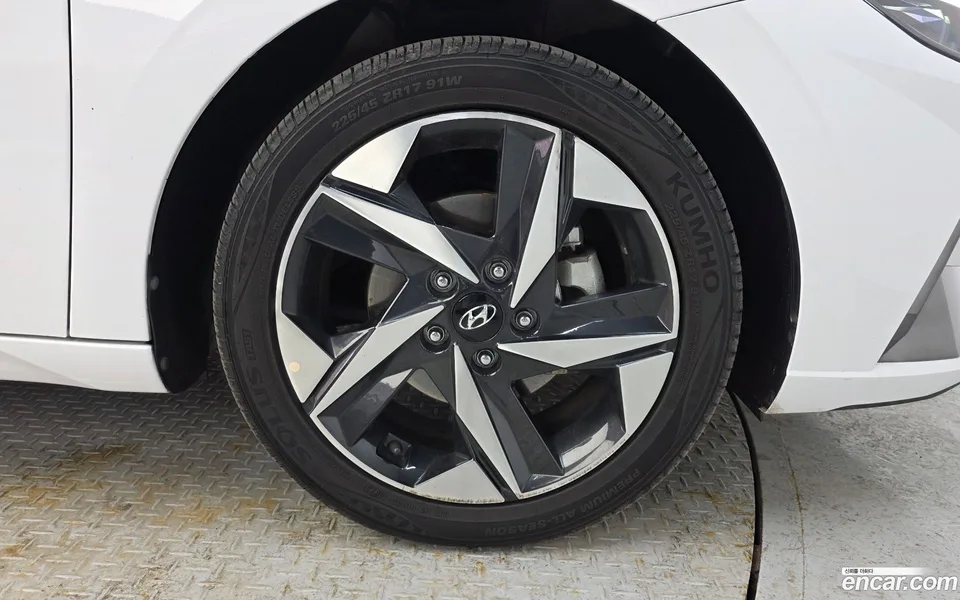 Hyundai Avante Hybrid 2023 — миниатюра 5
